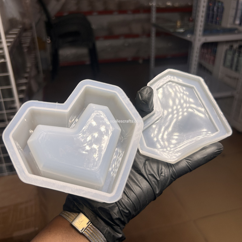 Large Geometric Heart Storage Mold With Lid