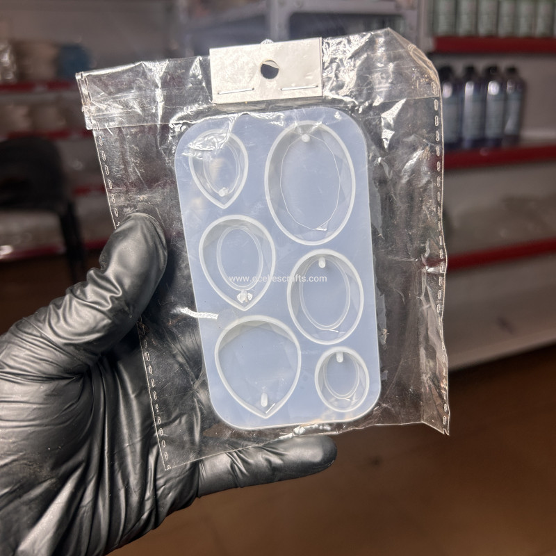 6 Cavity Pendant Mold