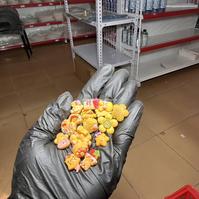 Yellow Flat back Resin Charms for Junk Phonecase