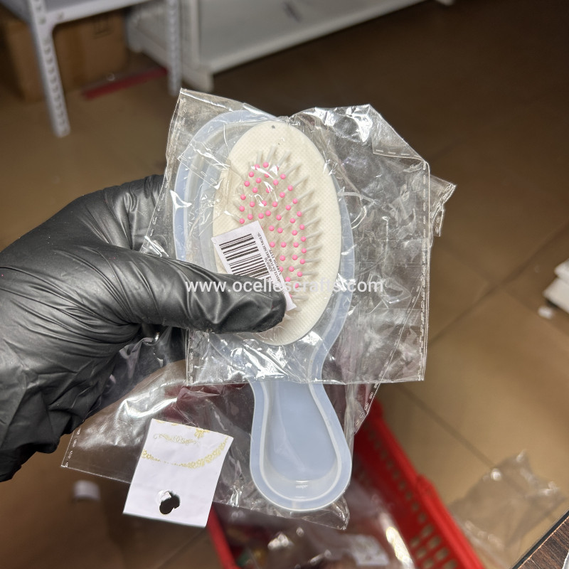 Narrow Oval Brush mold with Bristle